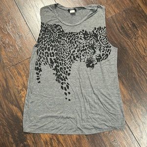 Issi gray sleeveless t shirt